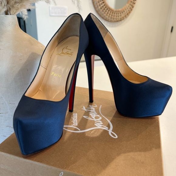 Christian Louboutin DAFFODILE 160 CREPE SATIN size 7.5 - Picture 11 of 15